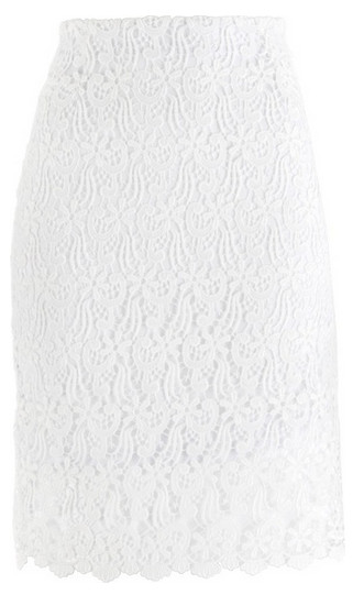 Biała koronkowa spódnica