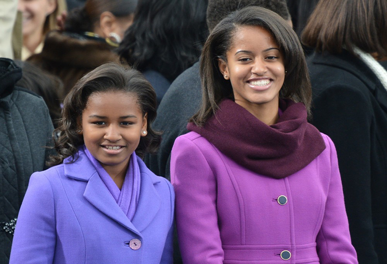 Córki Obamy lubią różowe odcienie płaszczy