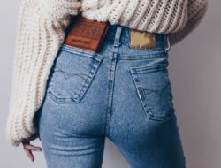 detale jeansowych spodni