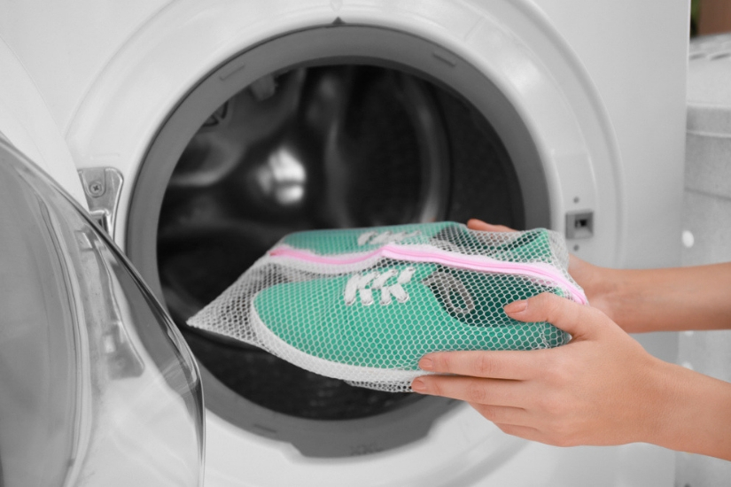 Sposoby na pranie butów - poradnik. Jak prać buty w pralce i ręcznie? -  Allani trendy