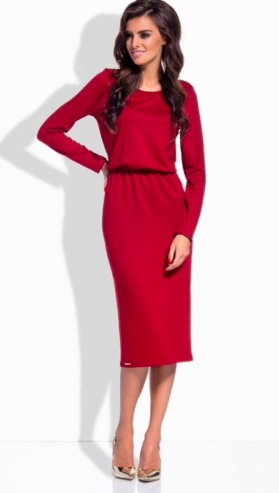 Czerwona jesienna sukienka to klasyczny i kobiecy strój do pracy