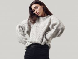 Jak dobrać sweter do typu figury?