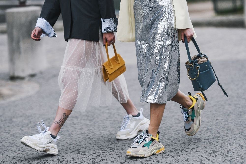Trendy na wiosnę 2022: modne buty damskie