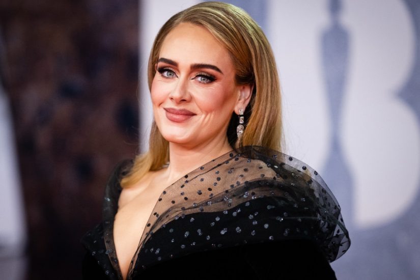 Stylizacje Adele na ceremonii wręczenia nagród Brit Awards