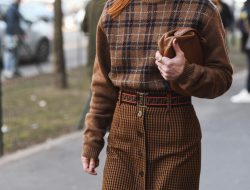 Trendy w modzie damskiej na jesień-zimę 2023/2024 łączą w sobie klasykę z nowoczesną ekstrawagancją