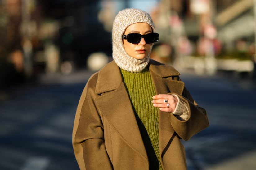 Modne płaszcze damskie na zimę 2023 zagwarantują ci stylowy wygląd w największe mrozy